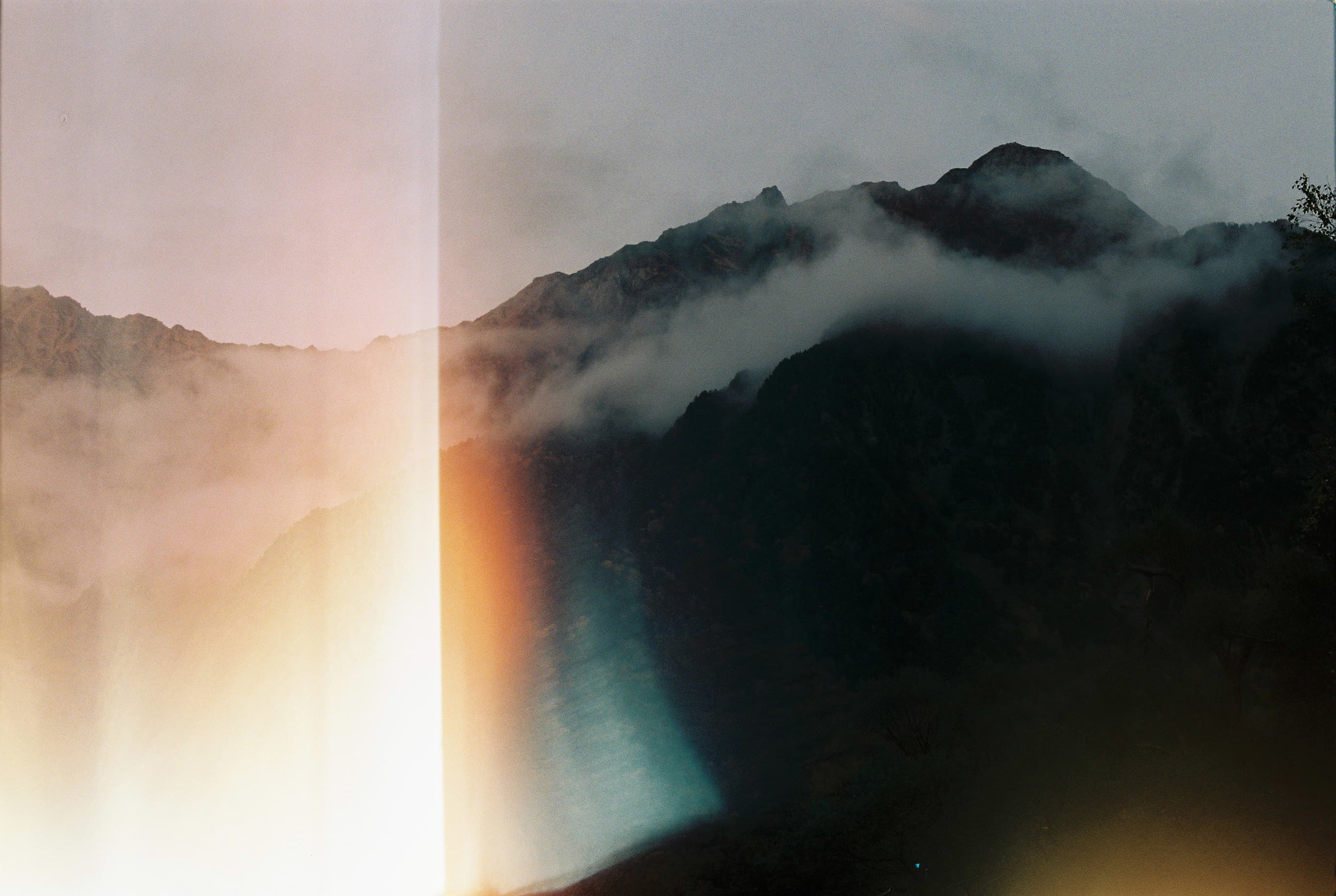 /_next/static/media/kamikochi-light-cross.d964ebc9.jpg